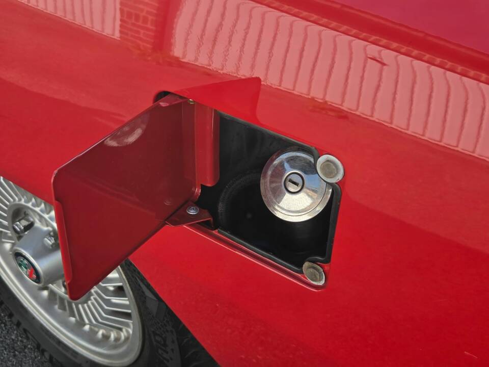 Image 20/50 of Alfa Romeo 2000 Berlina (1973)