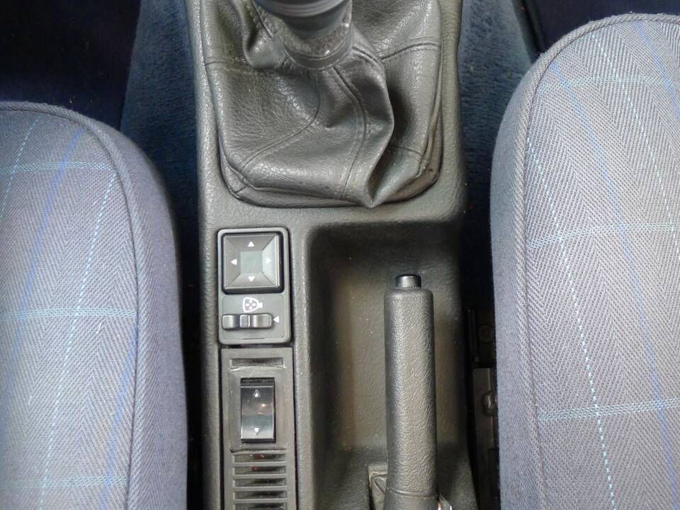 Immagine 13/32 di Lancia Thema I.E. (1991)