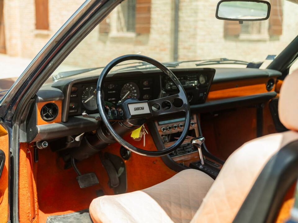 Image 42/49 de FIAT 130 Coupé (1973)