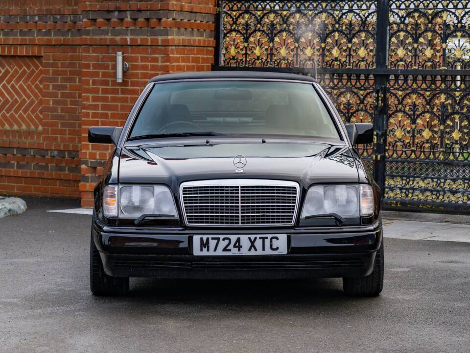 Bild 6/42 von Mercedes-Benz E 320 (1995)