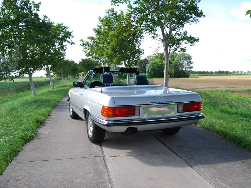 Bild 30/96 von Mercedes-Benz 280 SL (1982)