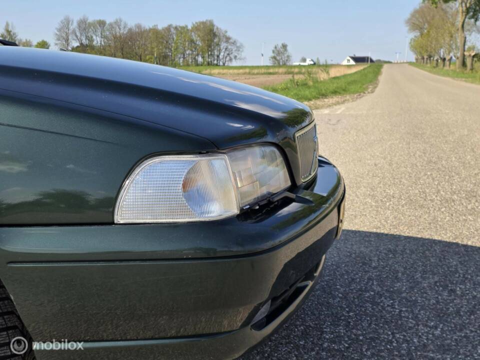 Image 13/37 of Volvo V 70 2.4 (2000)