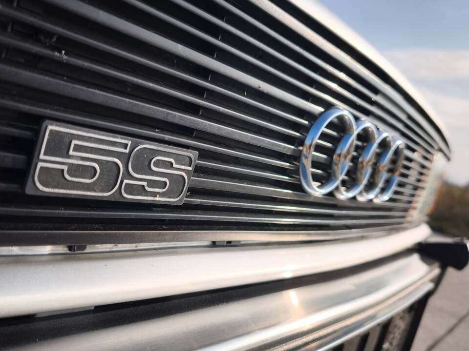 Image 16/94 de Audi 80 CD 5S (1982)
