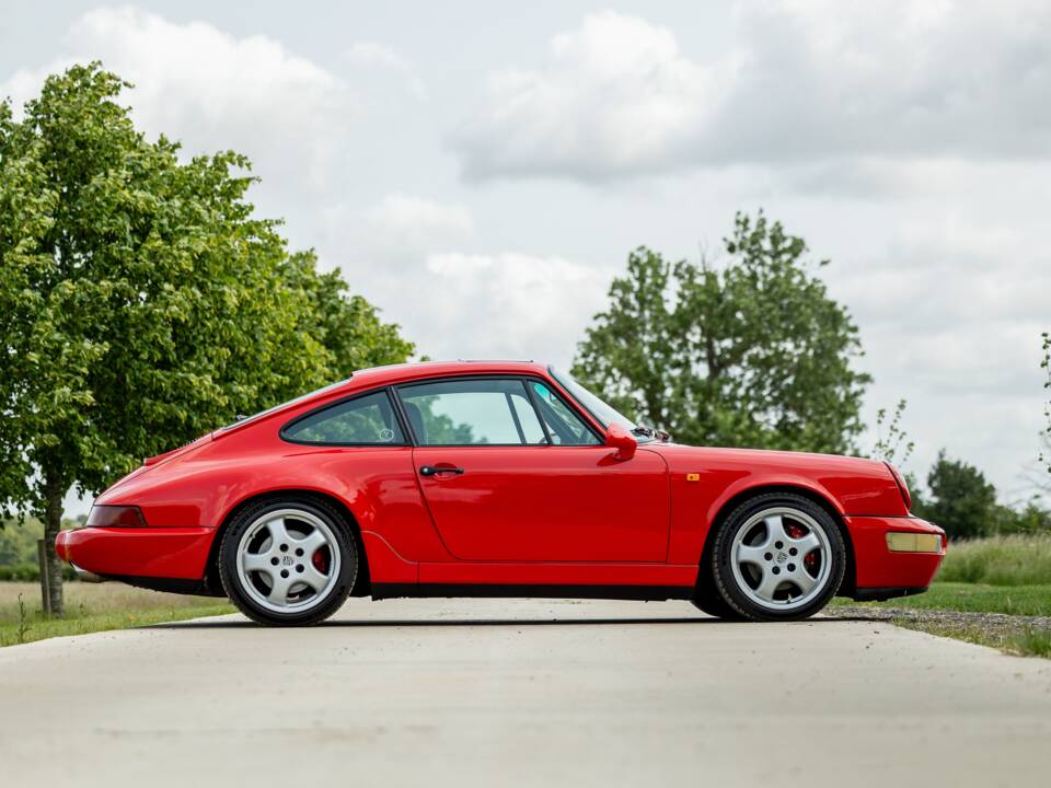 Image 2/45 de Porsche 911 Carrera RS (1990)