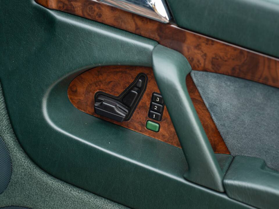 Image 43/54 of Mercedes-Benz 500 SEL (1992)