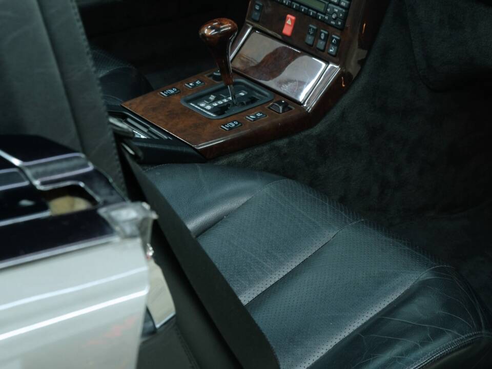 Image 36/50 of Mercedes-Benz SL 500 (1994)