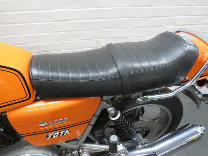 Image 30/41 of Laverda DUMMY (1980)