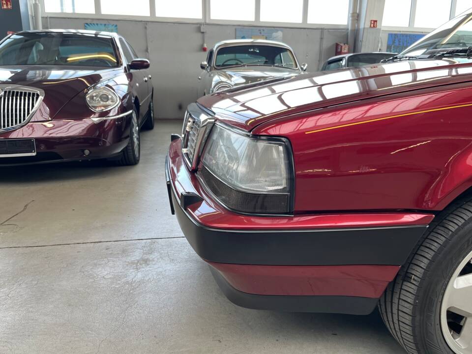 Image 33/47 of Lancia Thema 8.32 (1989)
