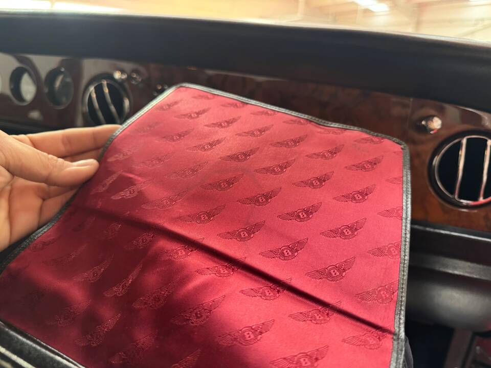 Image 29/37 of Bentley Turbo R (1989)