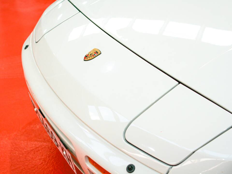 Image 16/45 of Porsche 944 S2 (1989)