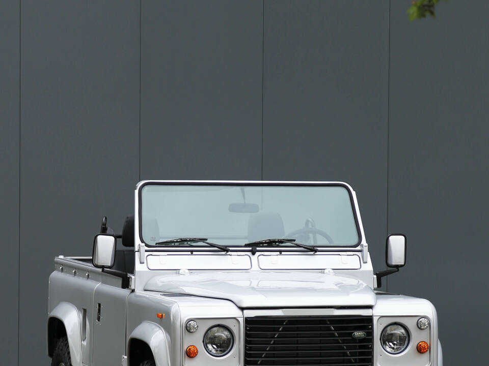 Image 18/49 de Land Rover Defender 90 (1990)