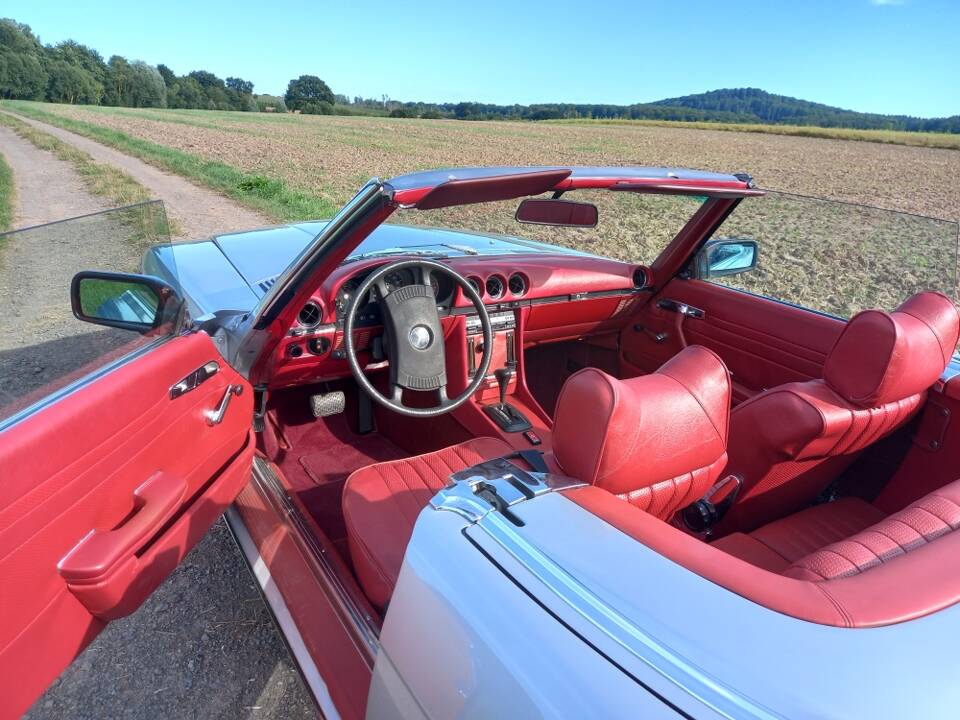 Image 2/8 of Mercedes-Benz 350 SL (1975)