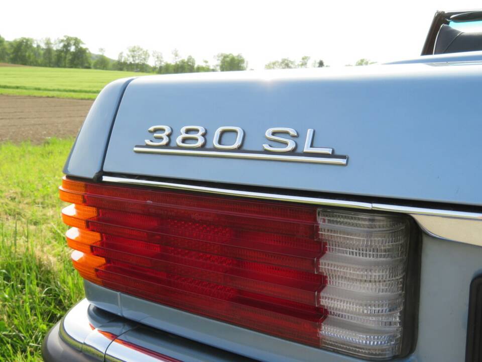 Image 23/25 of Mercedes-Benz 380 SL (1985)