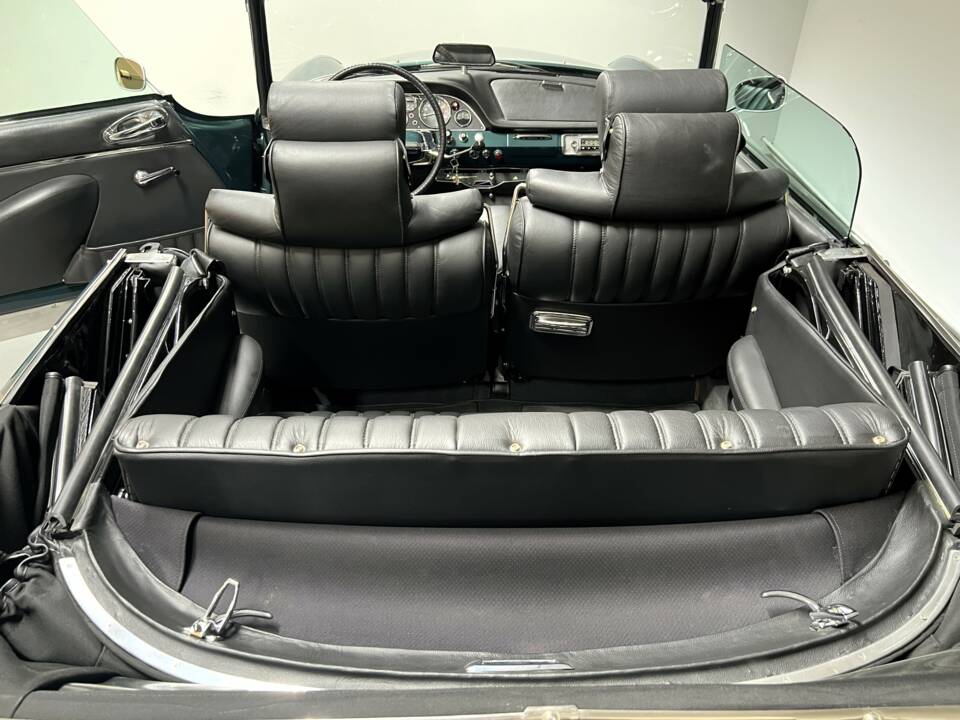Image 17/23 of Citroën DS 21 (1969)