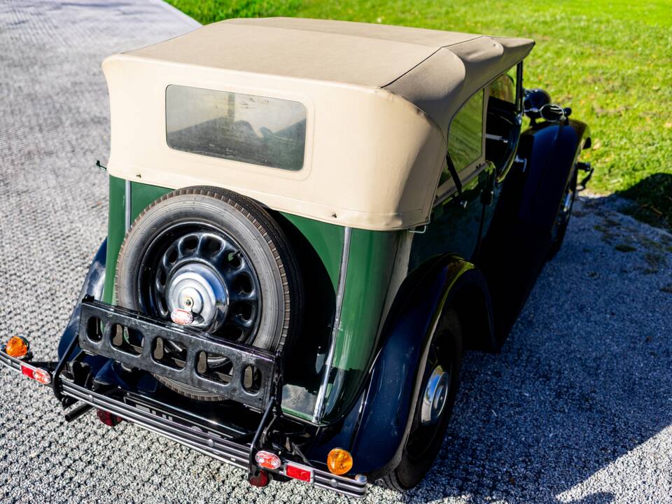 Image 39/50 of Morris Eight (1937)