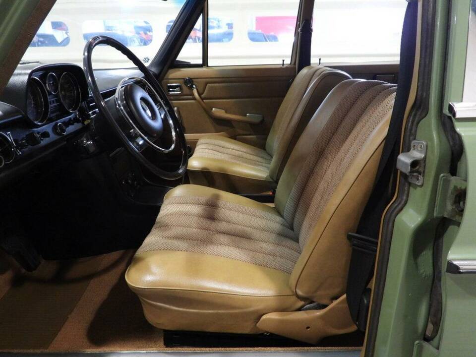 Bild 5/15 von Mercedes-Benz 200 D (1972)