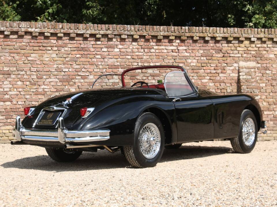 Image 2/50 de Jaguar XK 150 3.4 S OTS (1958)