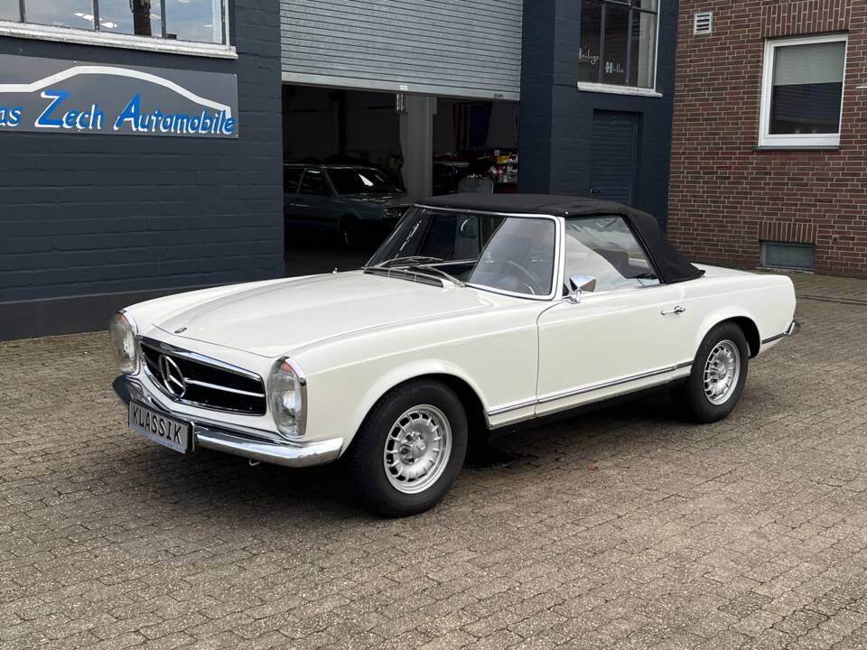 Image 12/100 of Mercedes-Benz 280 SL (1970)