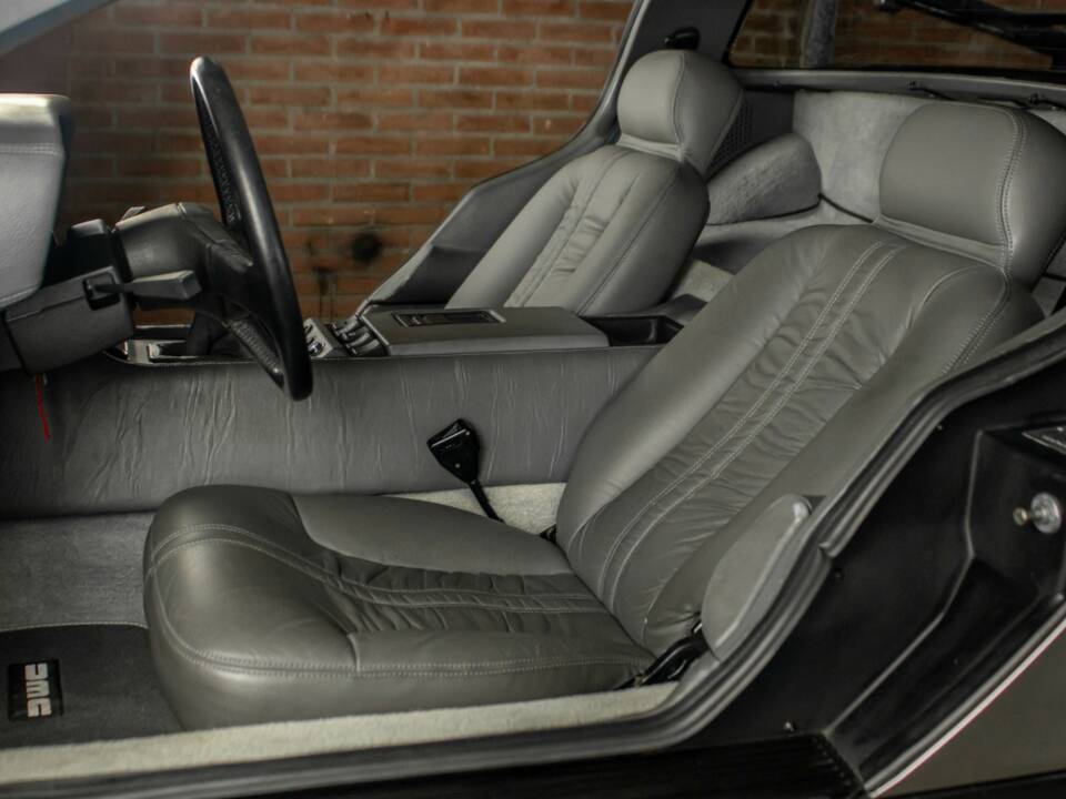 Image 31/66 of DeLorean DMC-12 (1981)
