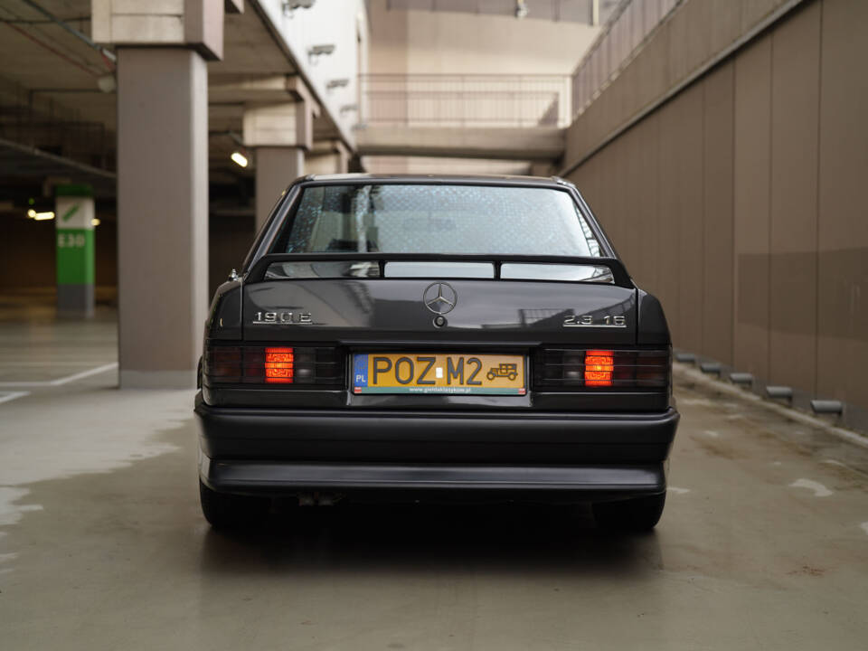 Image 4/83 of Mercedes-Benz 190 E 2.3-16 (1984)