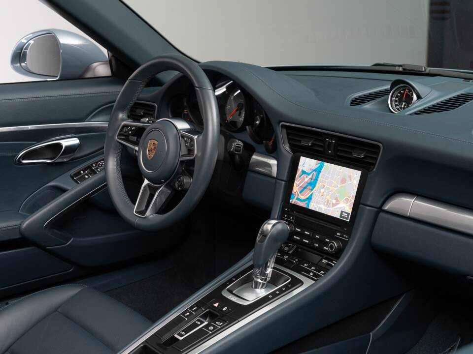 Image 23/37 of Porsche 911 Targa 4S (2016)