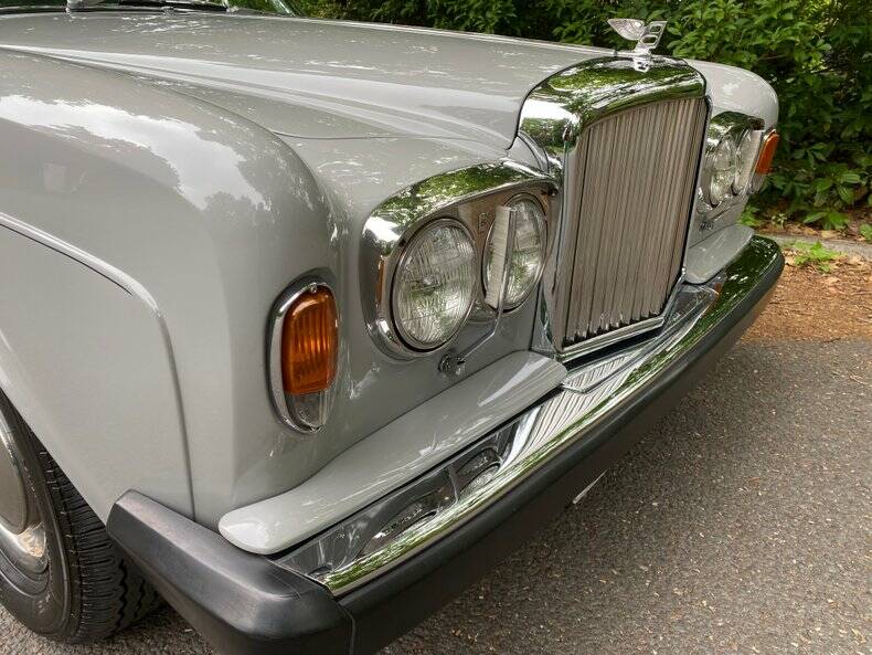 Image 50/50 de Bentley Corniche (1980)