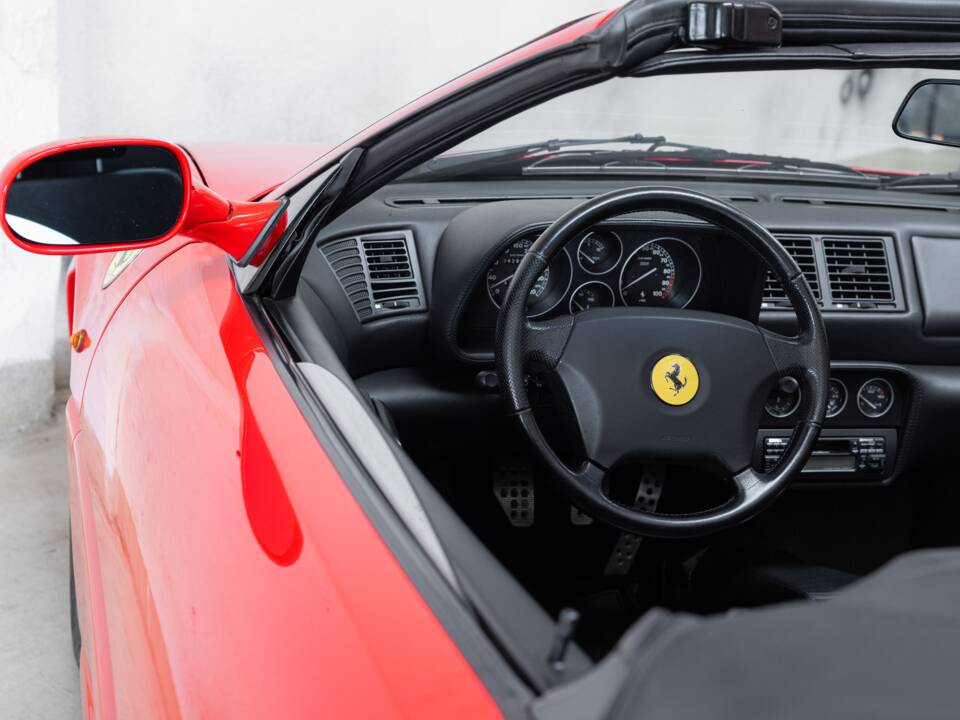 Image 18/50 of Ferrari F 355 Spider (1999)