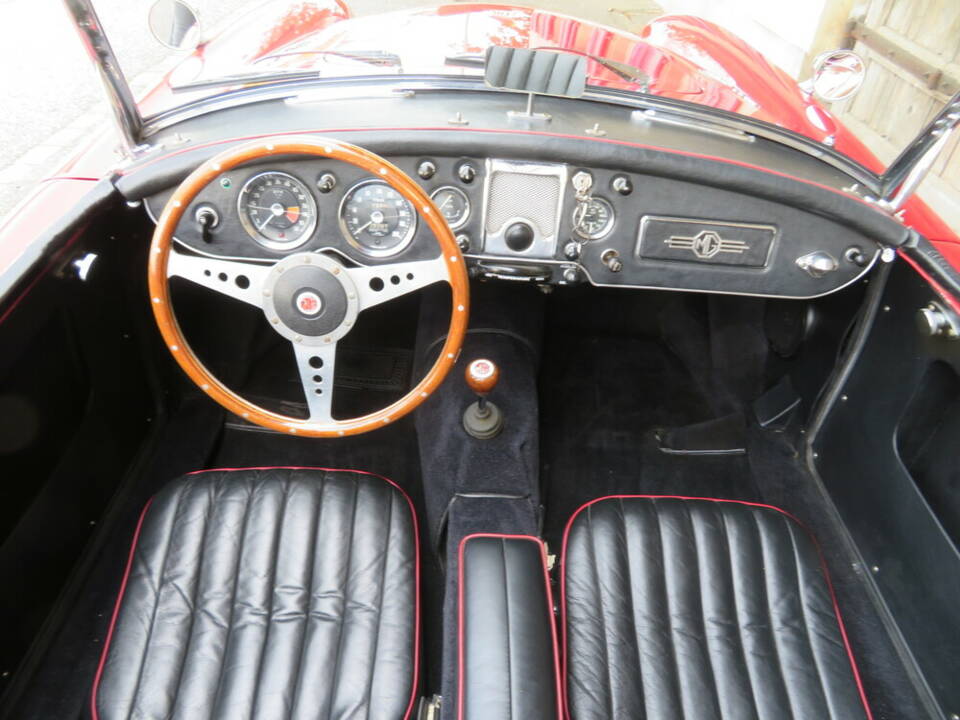 Image 12/19 of MG MGA 1600 (1962)