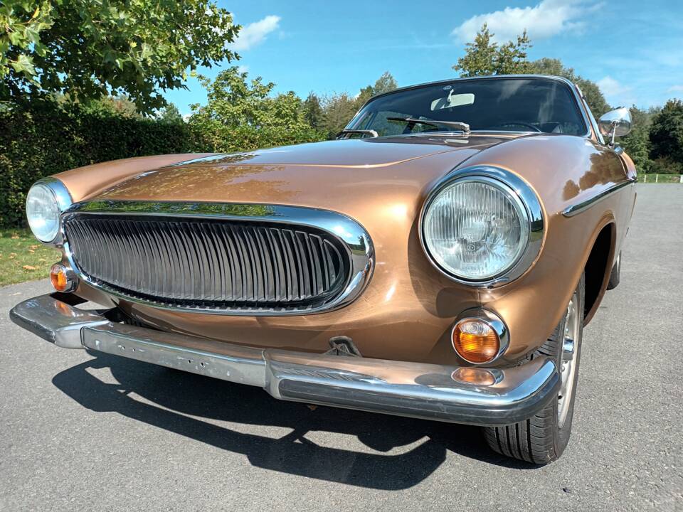 Image 17/73 of Volvo 1800 ES (1972)