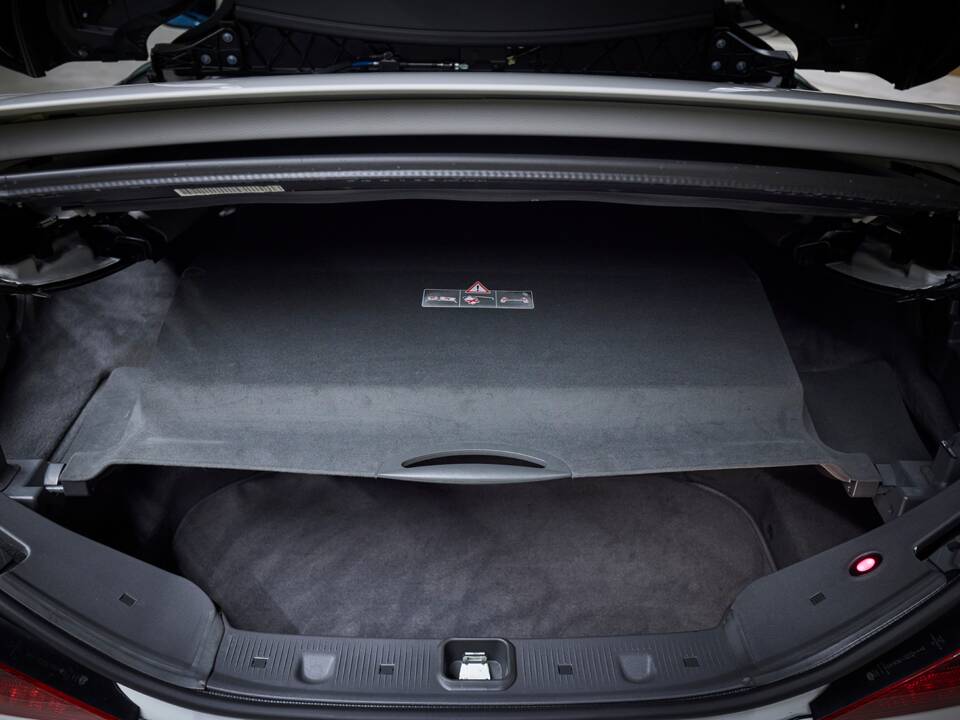 Image 87/99 de Mercedes-Benz SL 55 AMG (2005)