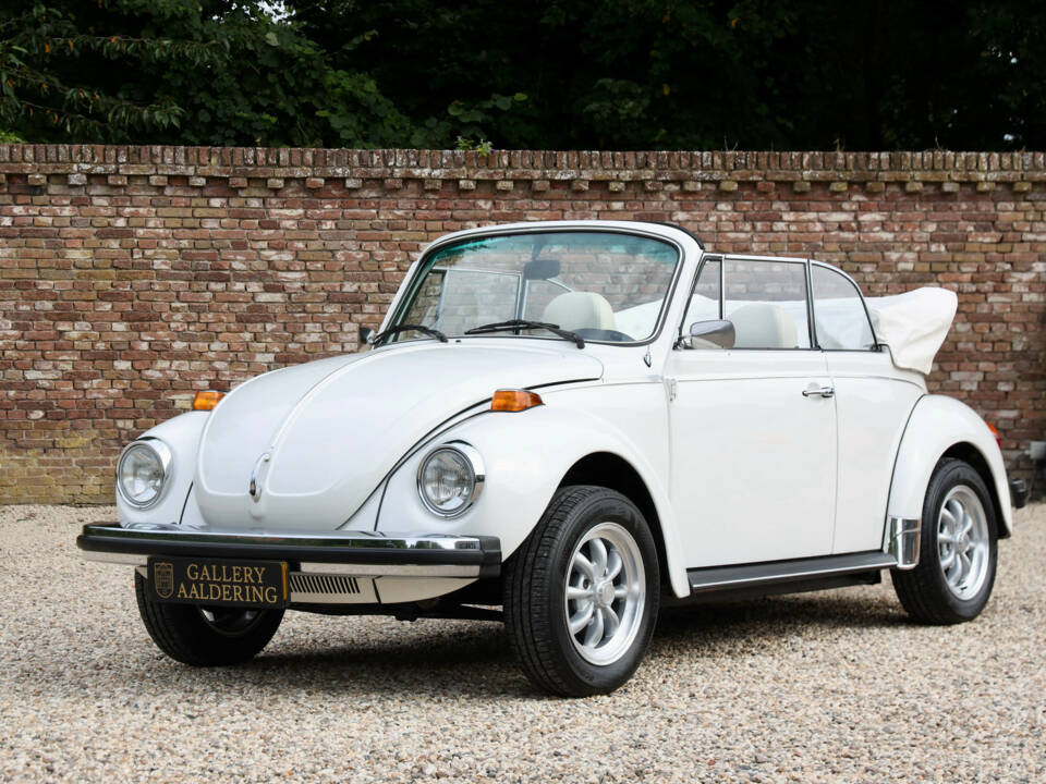 Image 18/50 of Volkswagen Käfer 1303 &quot;Champagne Edition&quot; (1977)