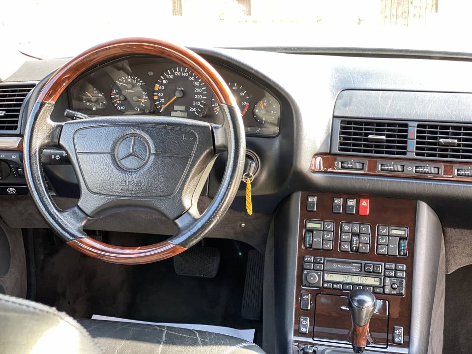 Imagen 31/39 de Mercedes-Benz S 500 Coupe (1994)