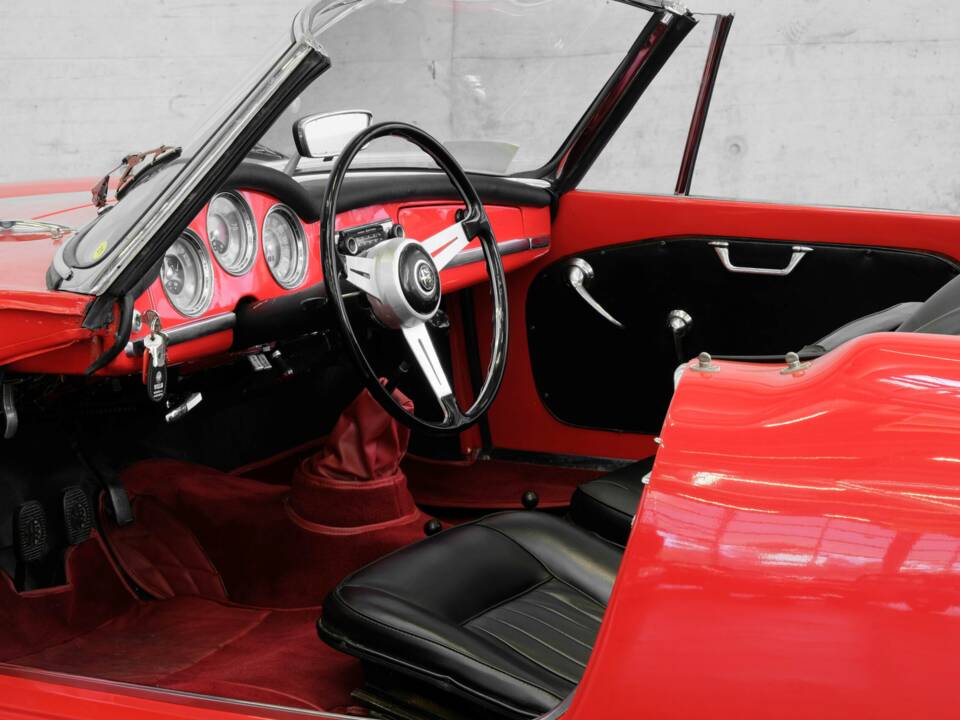 Afbeelding 13/46 van Alfa Romeo Giulia 1600 Spider (1963)