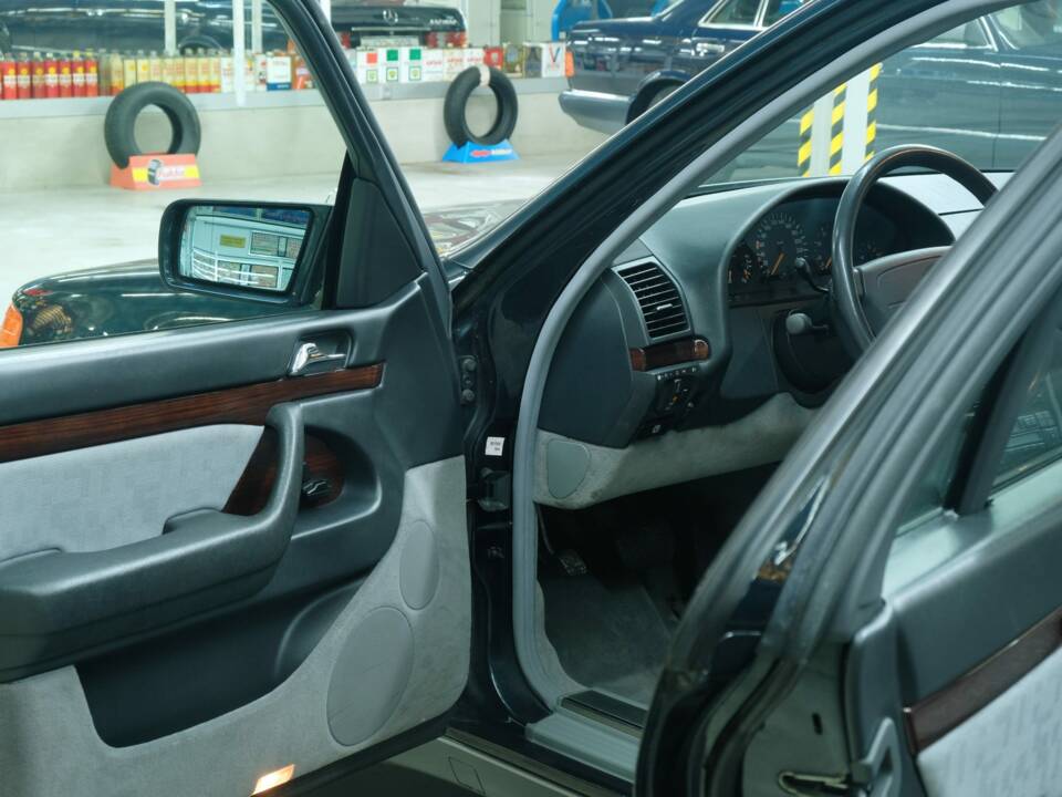 Bild 48/50 von Mercedes-Benz S 320 (1996)