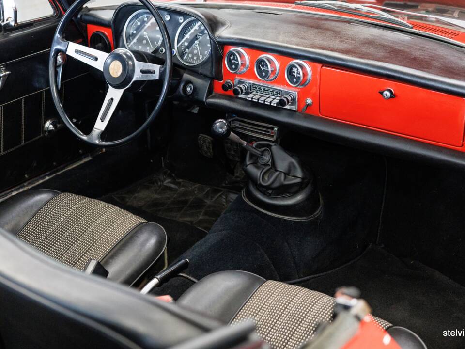 Afbeelding 24/37 van Alfa Romeo 1600 Spider Duetto (1966)