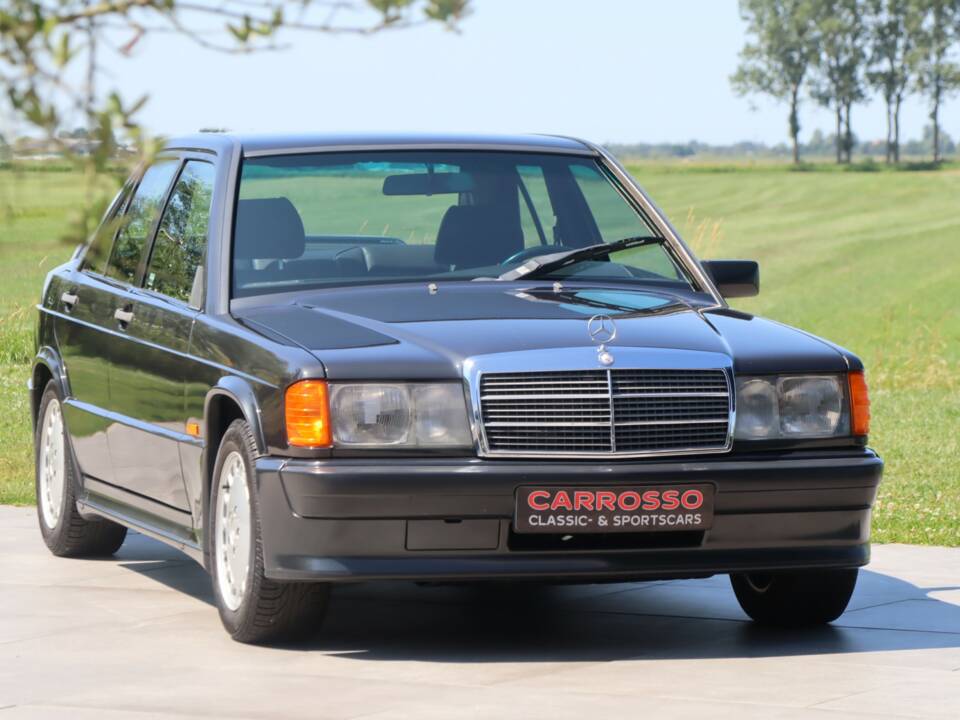 Immagine 9/50 di Mercedes-Benz 190 E 2.3-16 (1986)