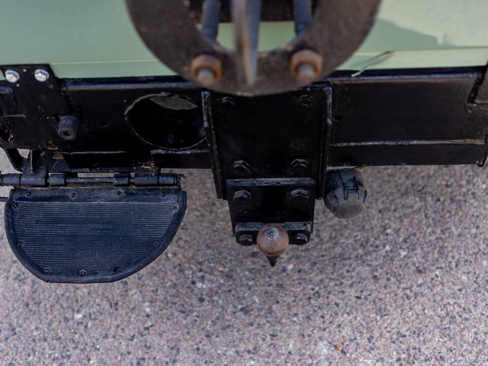 Image 39/50 of Land Rover 88 (1978)