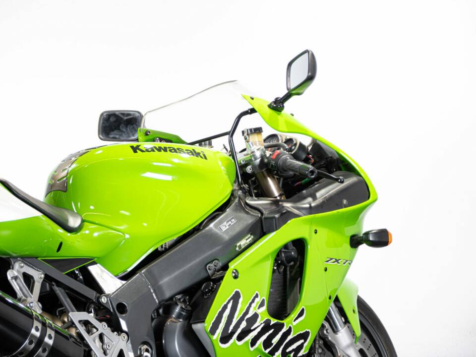 Immagine 21/50 di Kawasaki Ninja 750 ZX-7R (1999)