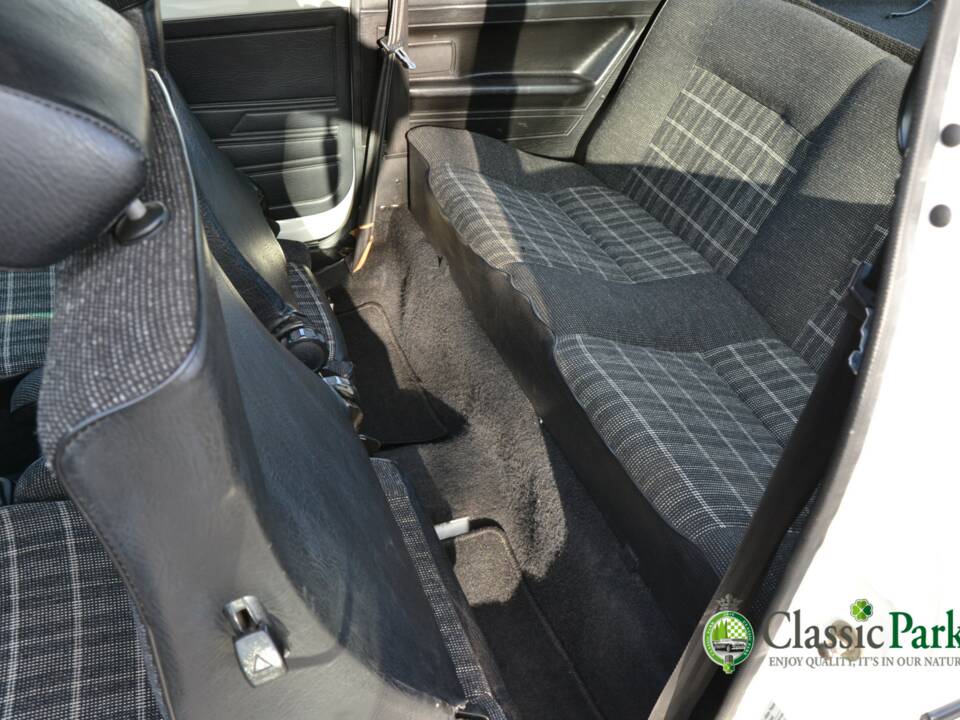 Imagen 18/50 de Volkswagen Golf Mk I 1.5 (1983)