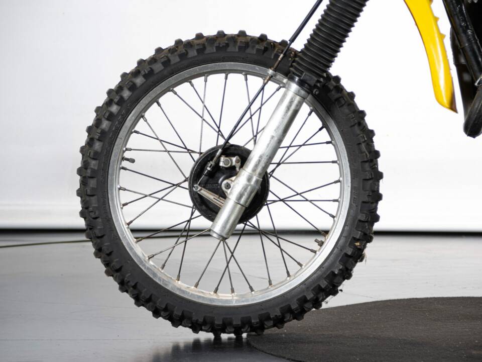 Image 16/50 of Suzuki RM 125 (1978)