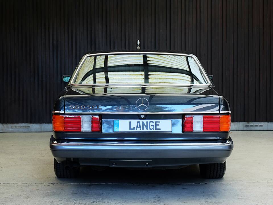 Immagine 2/79 di Mercedes-Benz 560 SEC (1991)