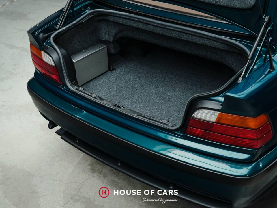 Immagine 13/24 di BMW 320i (1995)