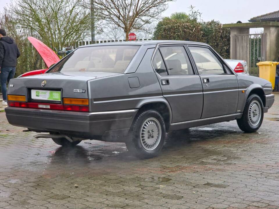 Bild 17/38 von Alfa Romeo 90 2.0 V6 Super (1985)