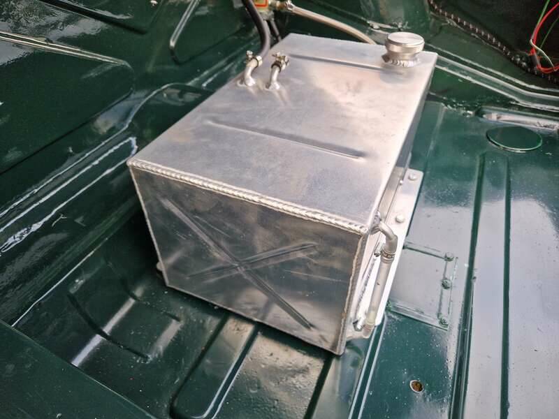 Image 42/50 of MG MGB GT (1965)