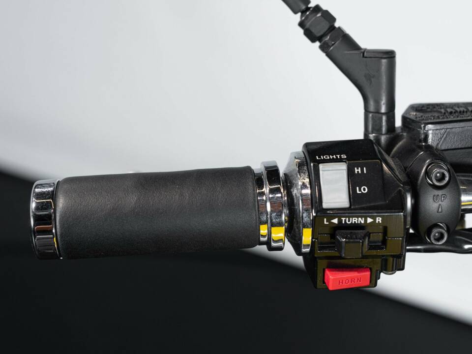 Bild 20/27 von Yamaha DUMMY (1999)