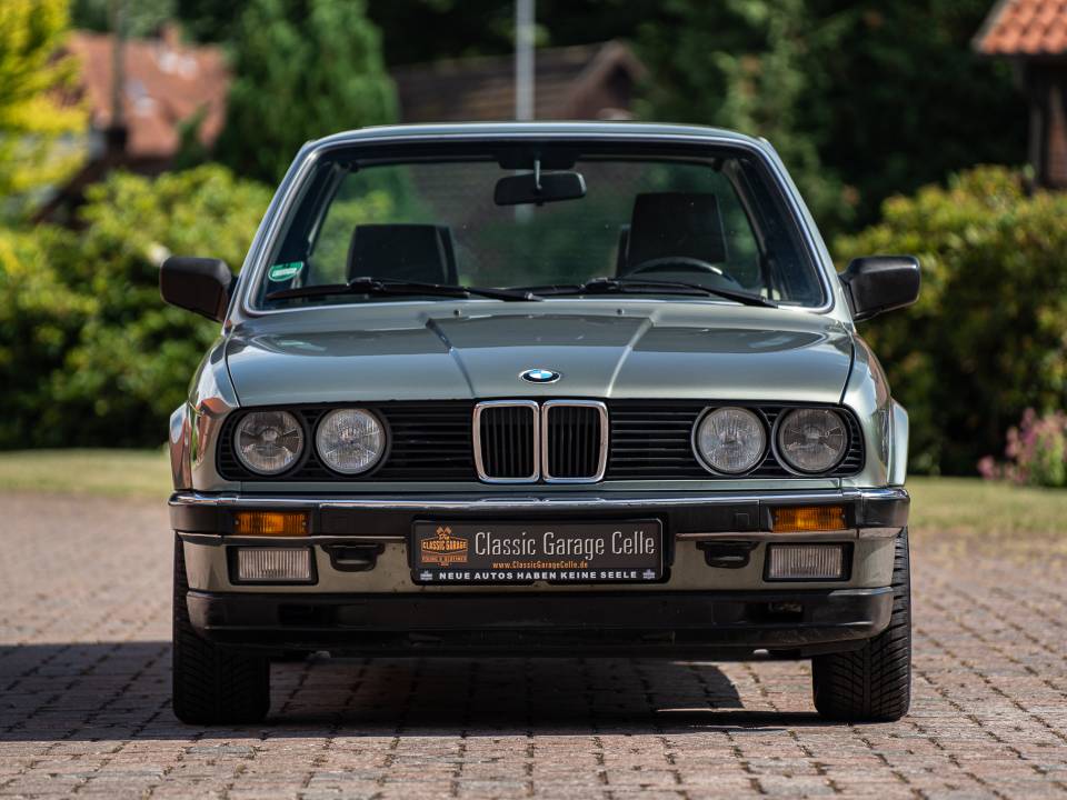 Image 5/50 of BMW 325e (1985)
