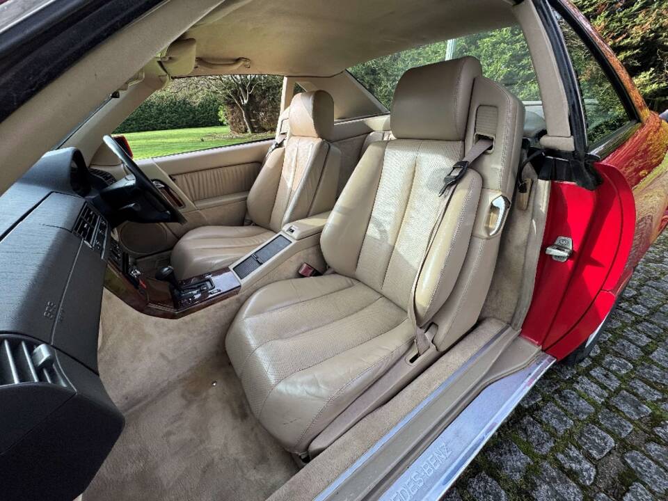 Image 28/30 of Mercedes-Benz SL 280 (1994)