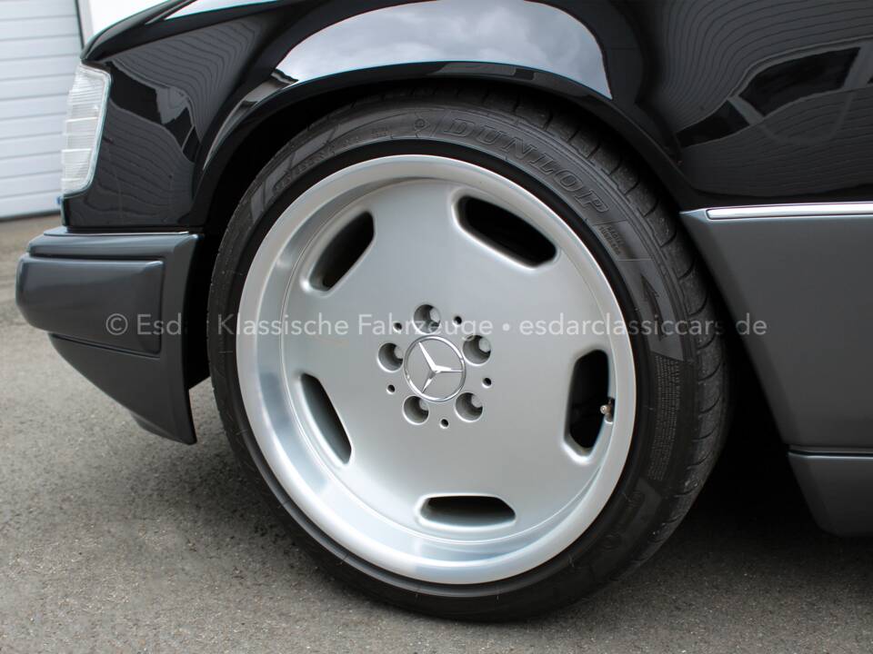 Image 6/33 of Mercedes-Benz E 200 (1994)