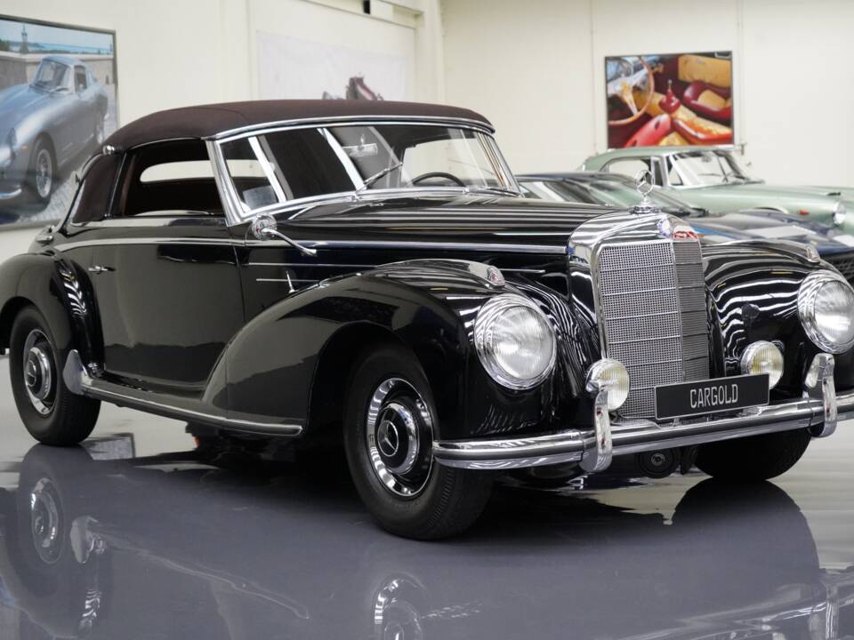 Image 1/10 of Mercedes-Benz 300 S Cabriolet A (1953)