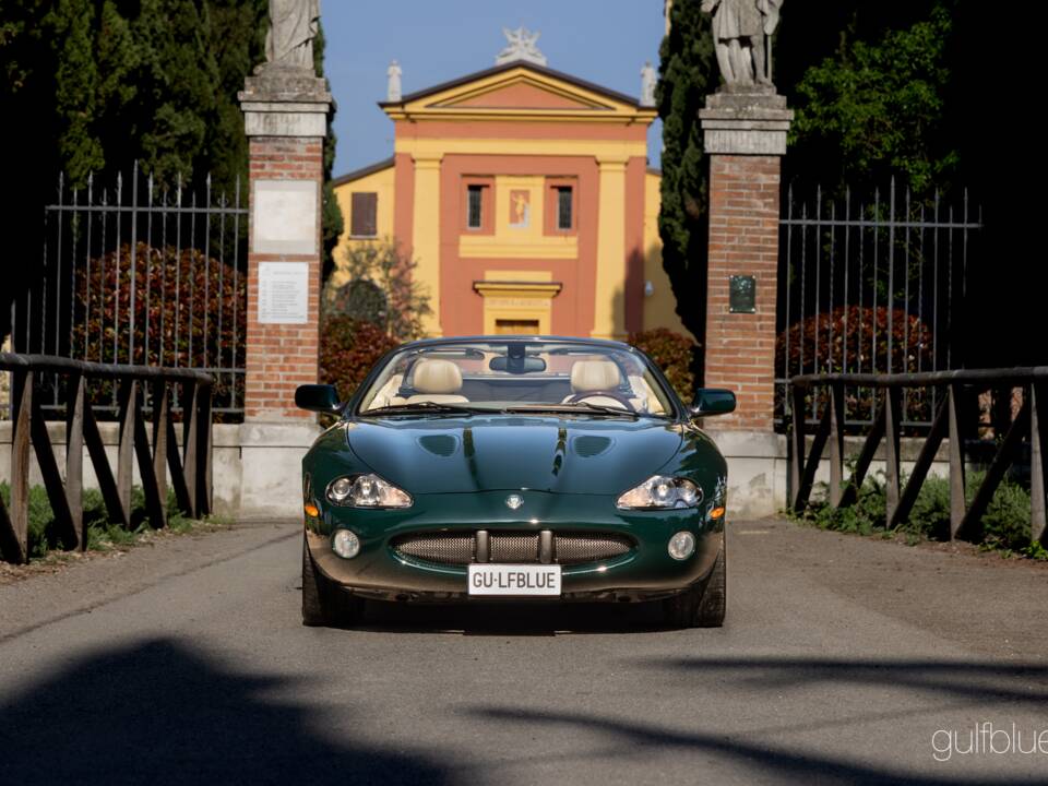 Image 3/70 of Jaguar XKR (2004)